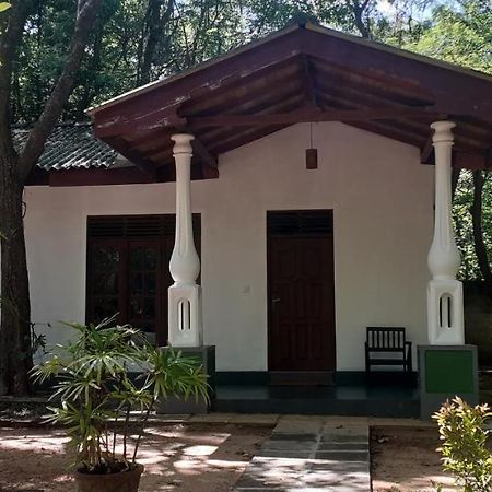 Mathews Holiday Resort Habarana Luaran gambar