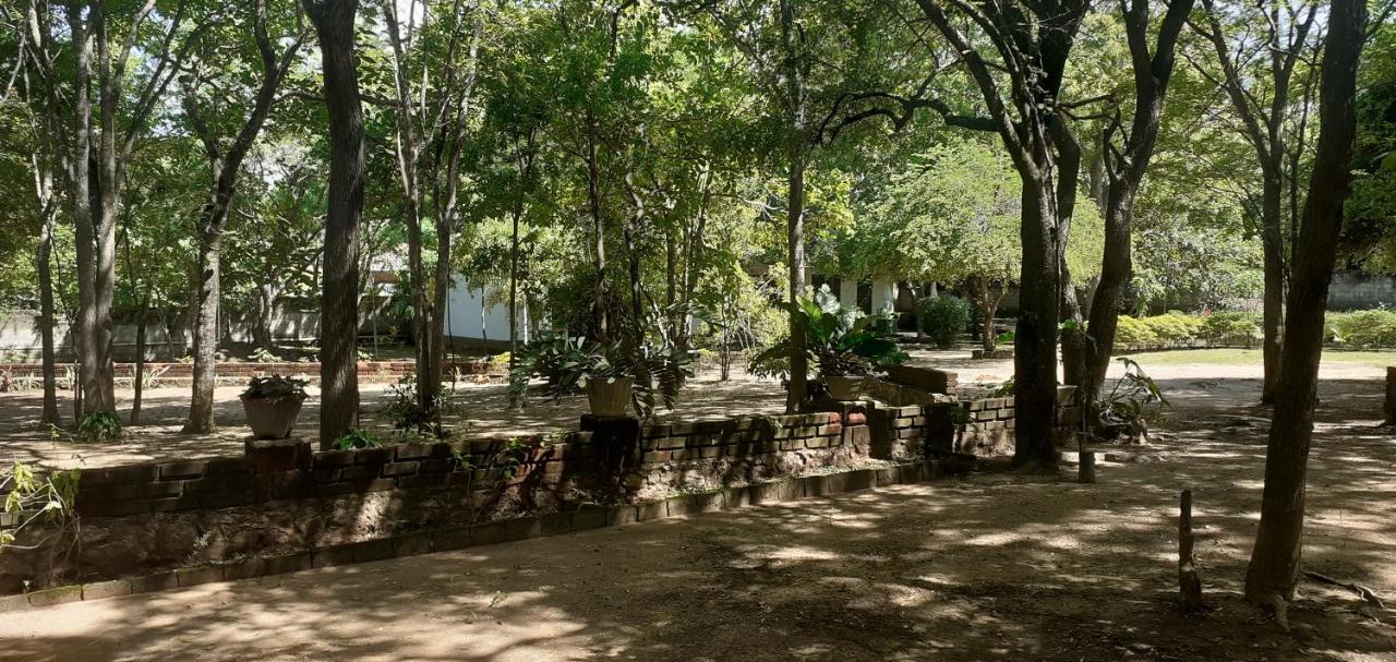 Mathews Holiday Resort Habarana Luaran gambar