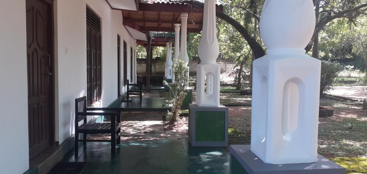 Mathews Holiday Resort Habarana Luaran gambar