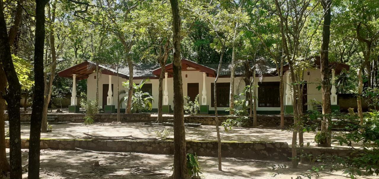 Mathews Holiday Resort Habarana Luaran gambar